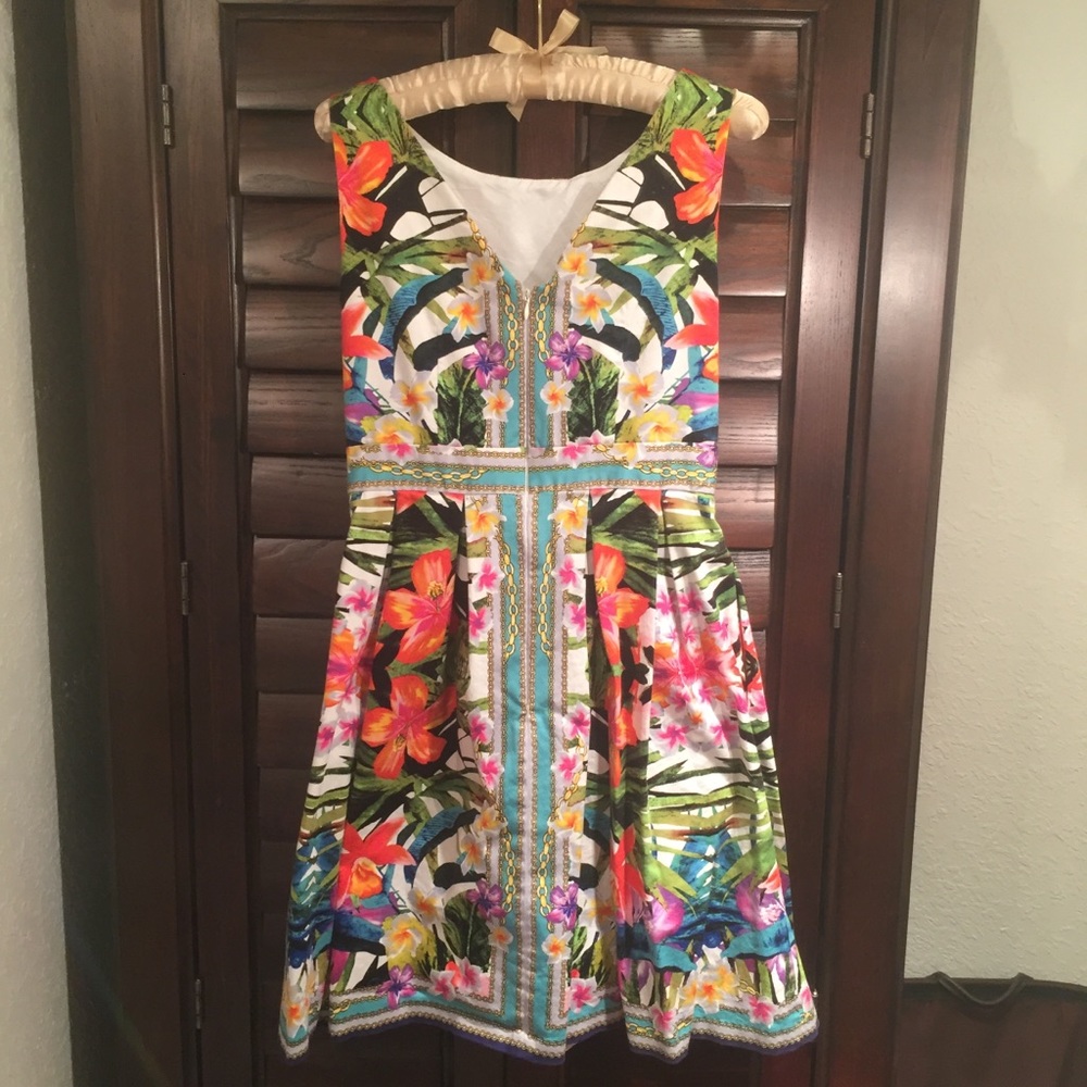 Maggy London 🌸🌻🌺🌴☀️ Sleeveless Dress